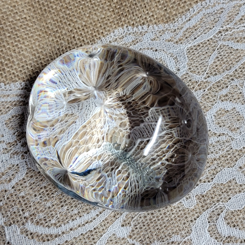Vintage Galway Irish crystal paper weight 4×3 ×2 perfect condition